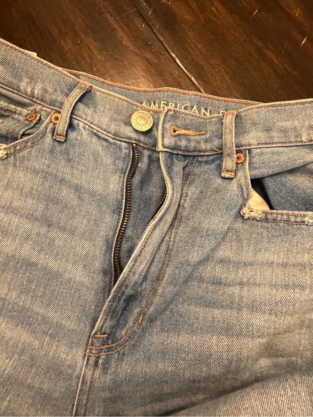 American Eagle Outfitters Light Blue Distressed baggy jeans women’s size 4 - Picture 2 of 8